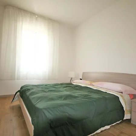 Villa Ba - Lucy - Single -